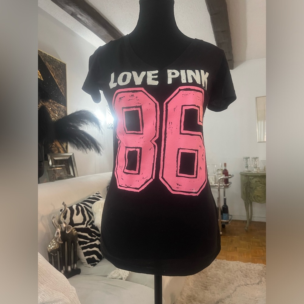 Love pink tee